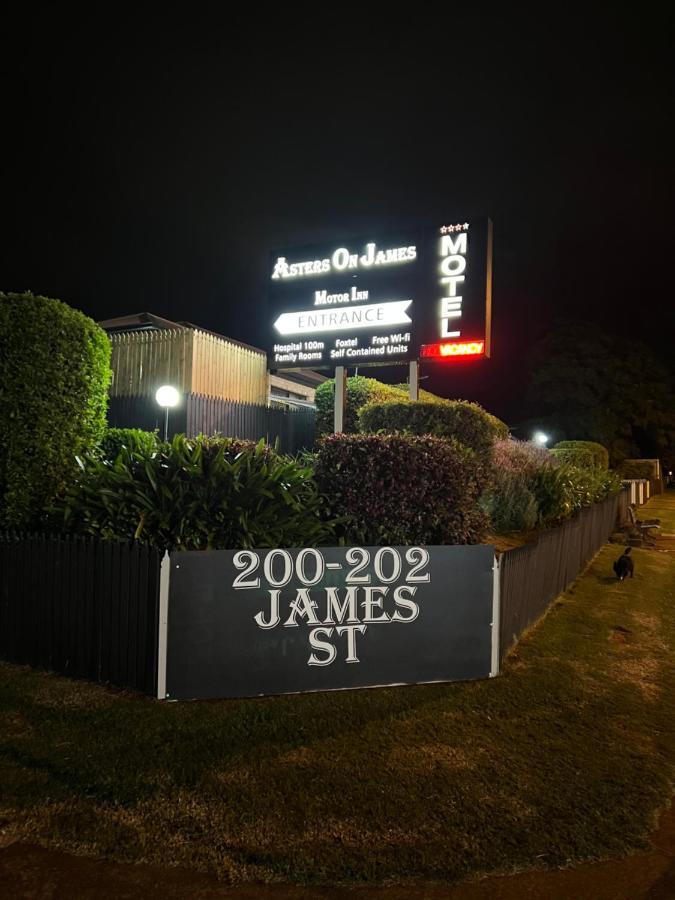 Asters On James Motor Inn Toowoomba Exterior foto